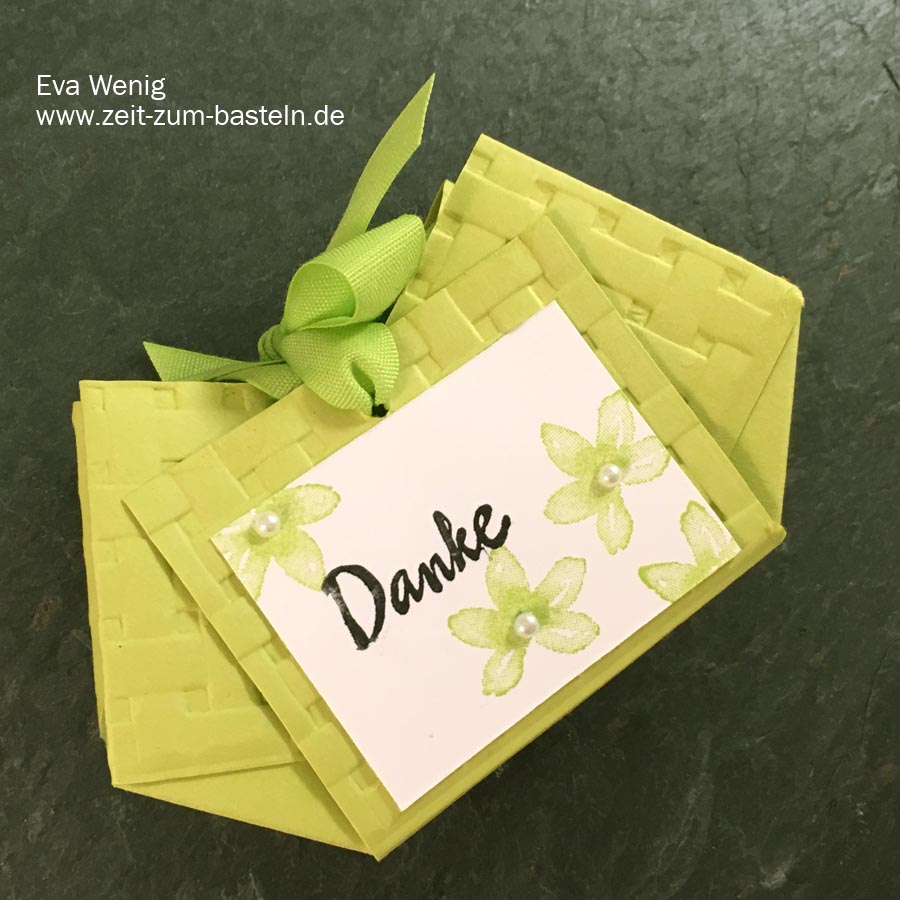 Täschchen ohne Kleben mit dem Prägefolder Korbgeflecht - Stampin up - www.zeit-zum-basteln.de