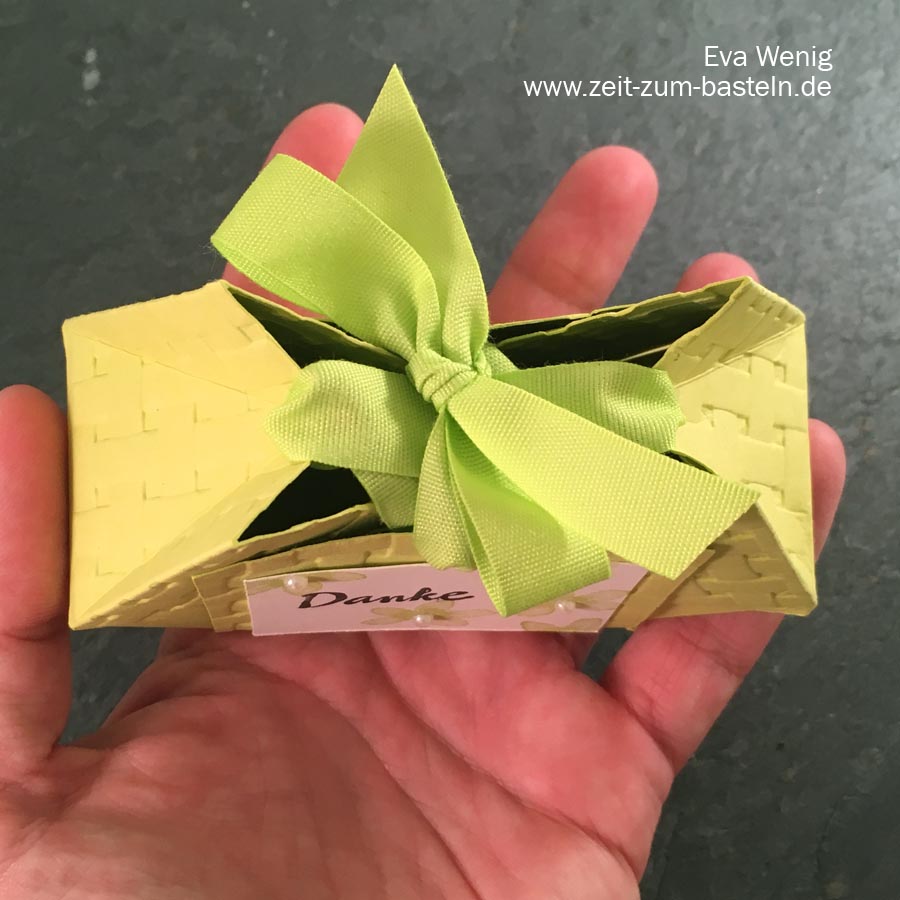 Täschchen ohne Kleben mit dem Prägefolder Korbgeflecht - Stampin up - www.zeit-zum-basteln.de