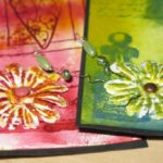 Knallige Tags mit Distress-Hintergrund